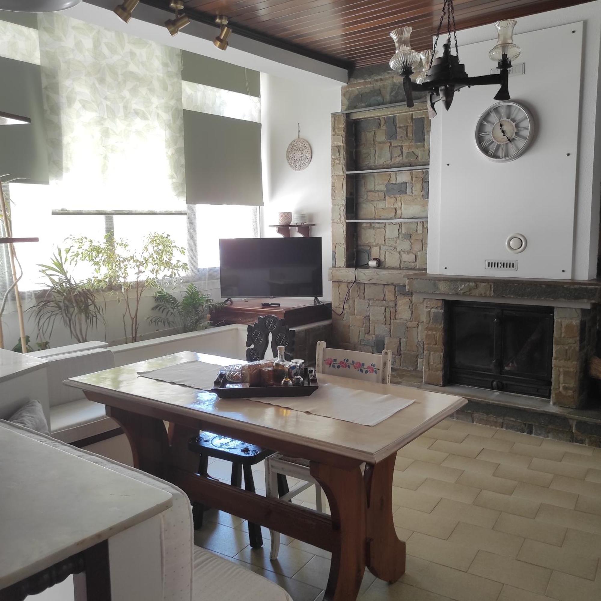Johnny'S Loft Apartman Agrínio Kültér fotó