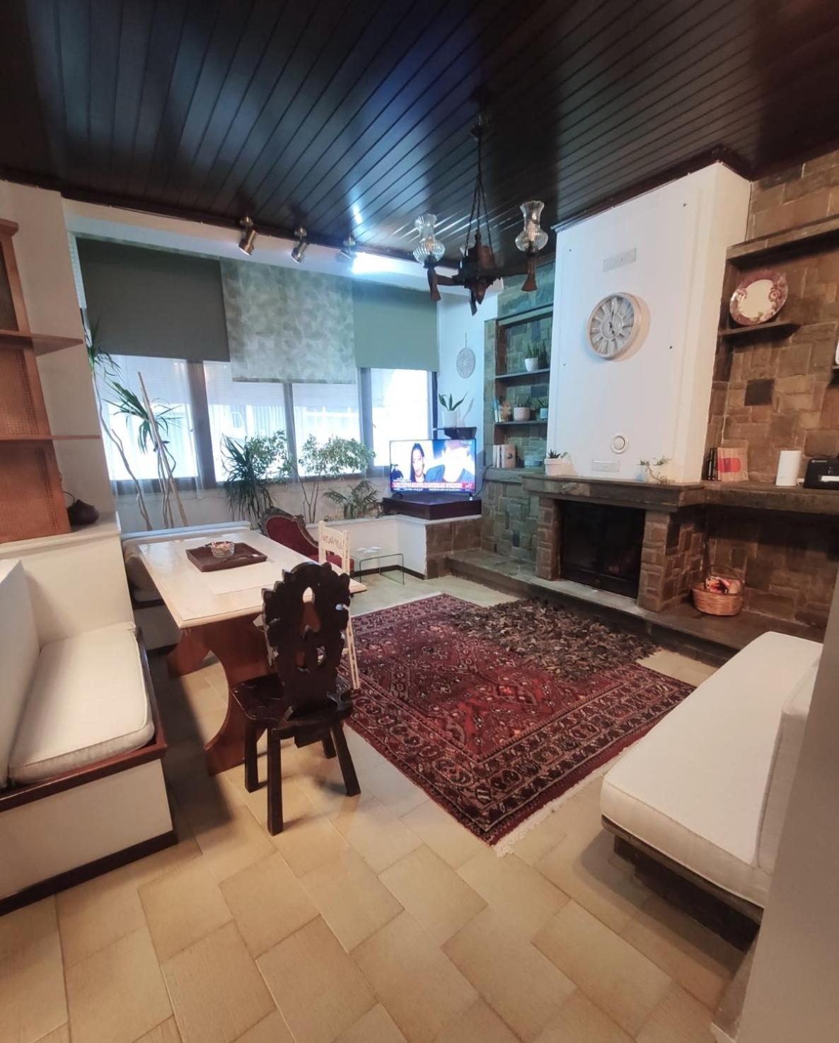 Johnny'S Loft Apartman Agrínio Kültér fotó